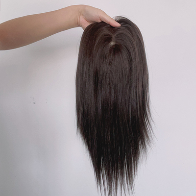 Toupee a base di seta retta femminile con chiusura frontale in pizzo svizzero e cappello